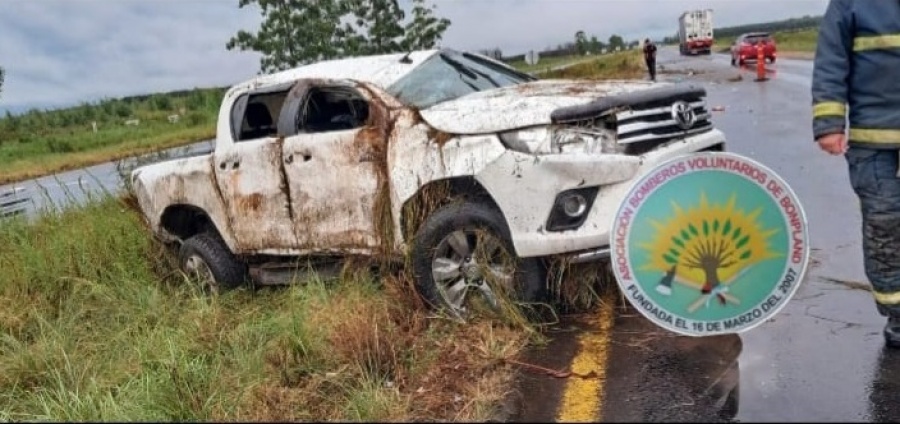 Despiste y vuelco en Bompland: dos niños y su madre están heridos