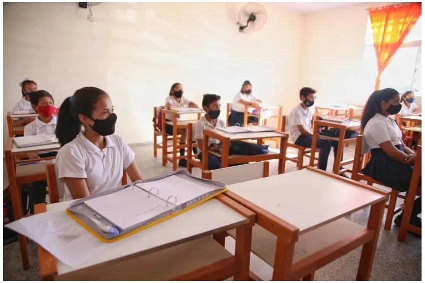 Son más de 20 los docentes de Corrientes que compraron títulos truchos