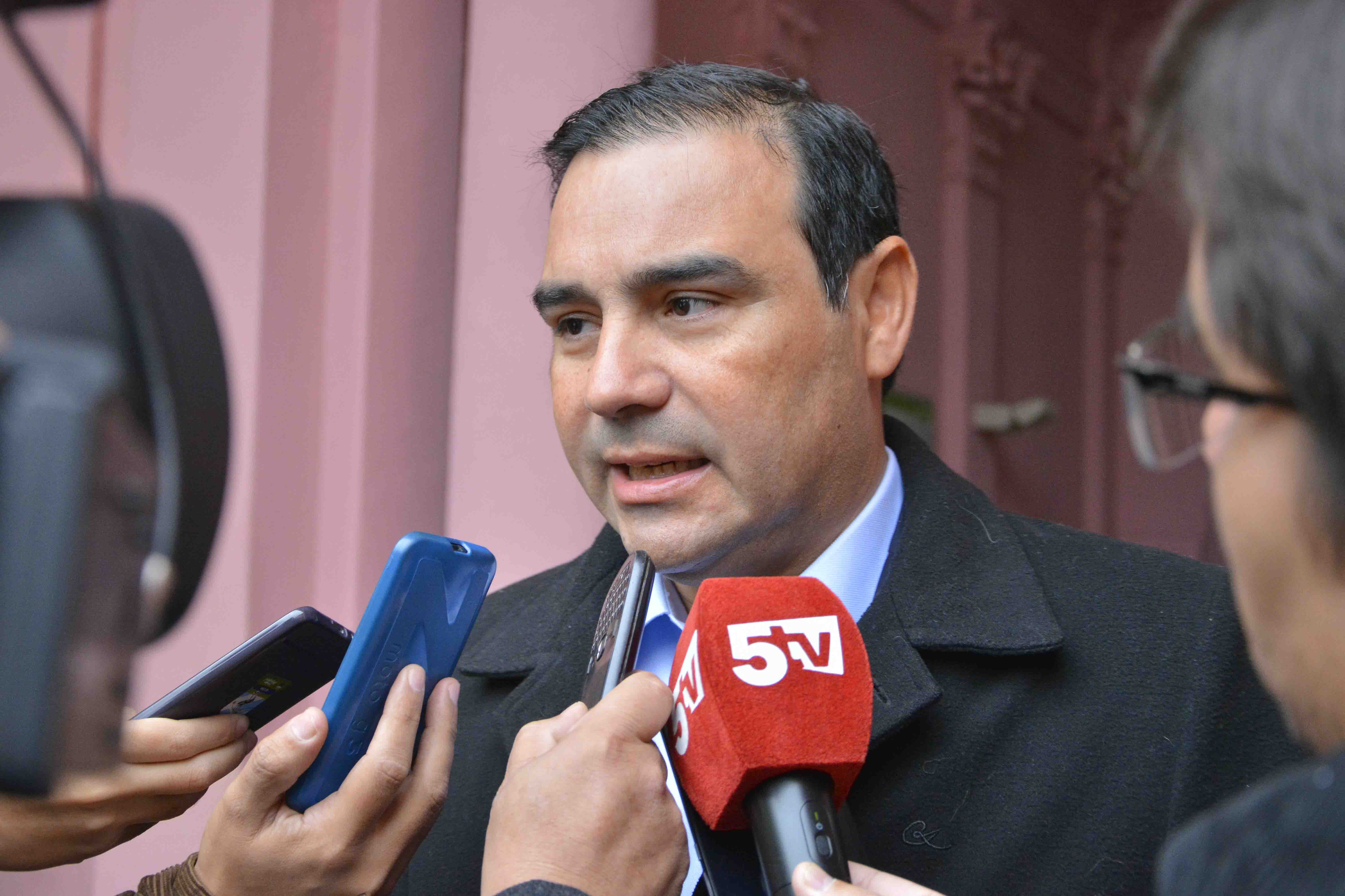 Recomposición: Valdés destacó “la responsabilidad de continuar  cuidando el salario de los trabajadores”, por parte de la Provincia