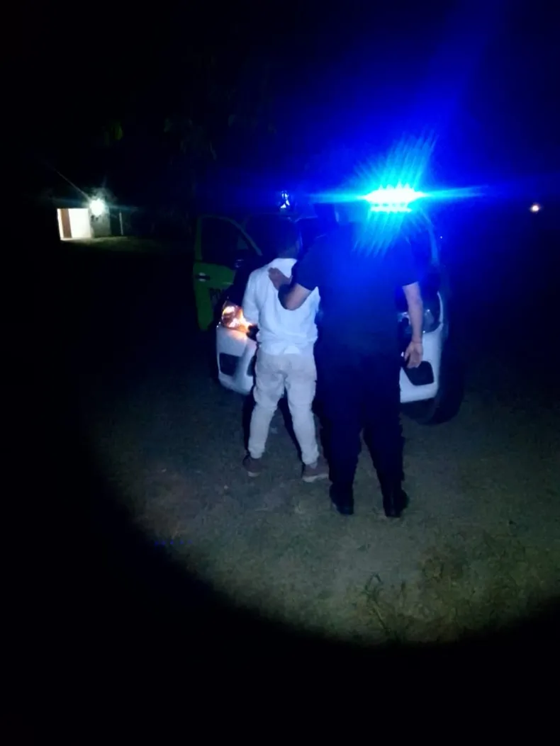 Esquina: apresaron a un ciudadano brasilero acusado de violencia de género