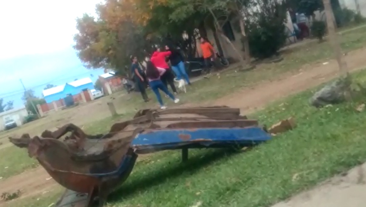 Monte Caseros: violenta riña entre mujeres quedó registrada en video