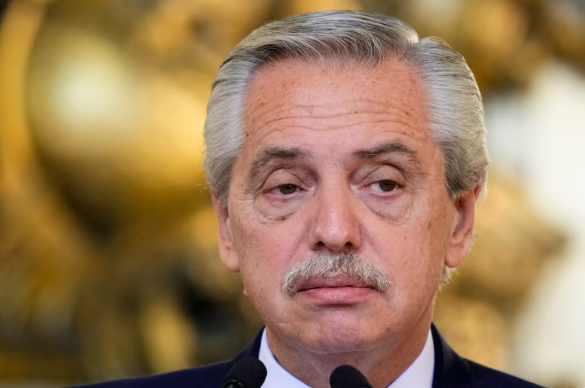 Procesaron al ex presidente Alberto Fernández en la causa Seguros