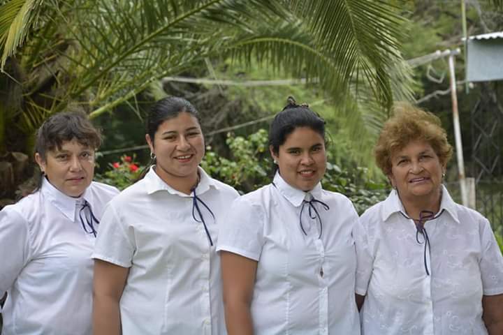 María Fernández egresada de 64 Años en Rincón de Sarandí