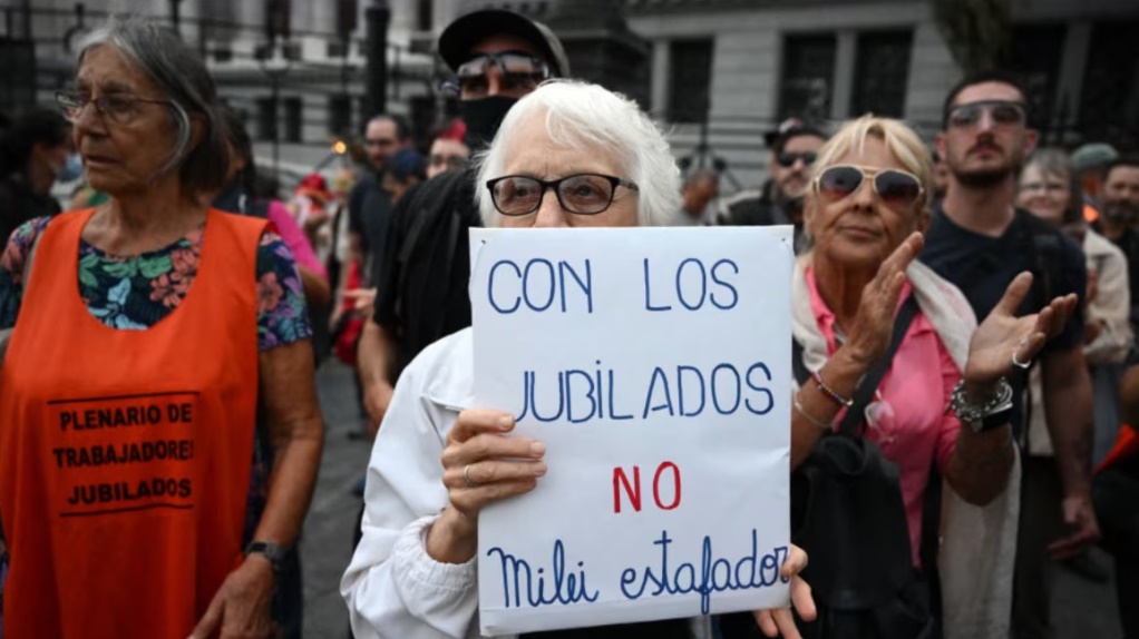 El oficialismo ratificó el veto de Milei al aumento de las jubilaciones