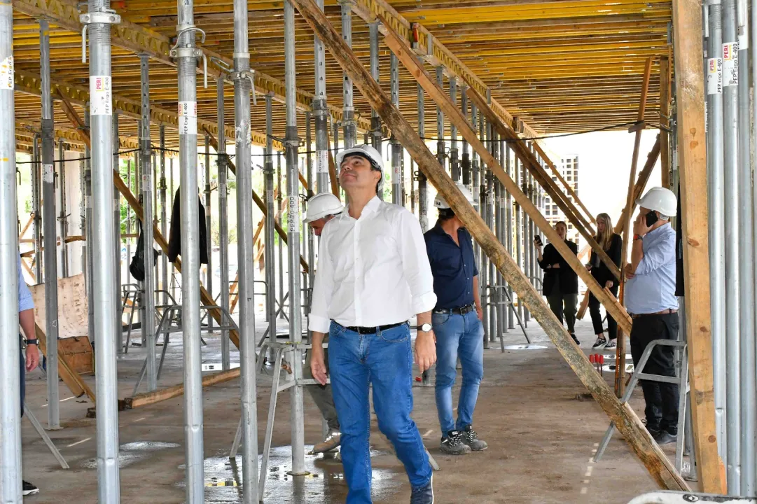 El gobernador Valdés recorrió las obras de "La Unidad" para seguir avanzando en patrimonio y modernidad