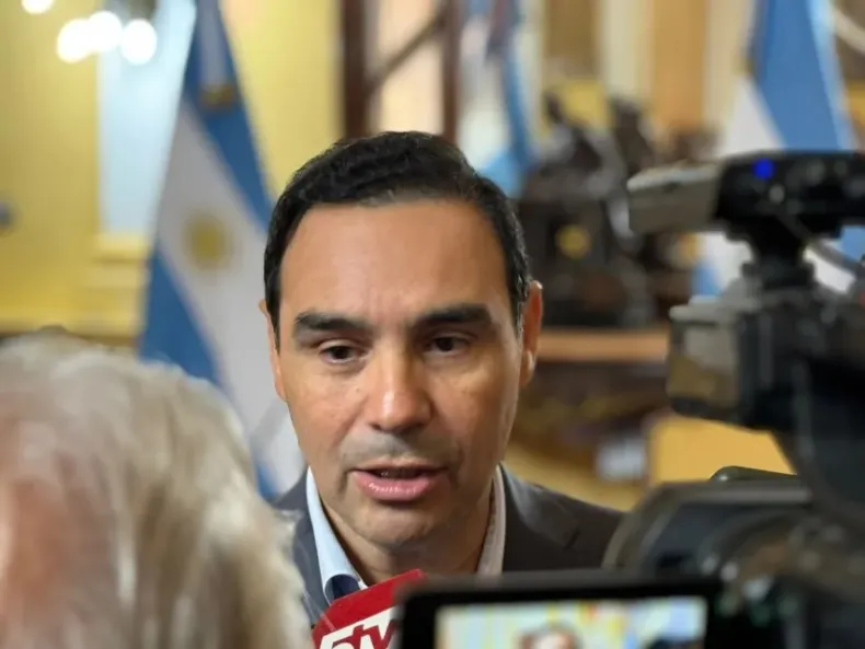 Gustavo Valdés firmará la aplicación y promulgación de la ley de Reiterancia