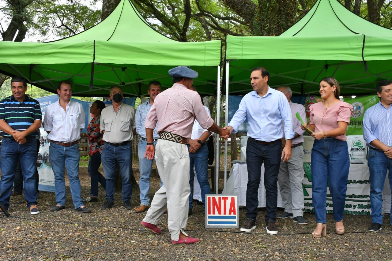 En Mercedes, Valdés reafirmó que "el campo de Corrientes no va a pagar un peso de impuestos en 2022"