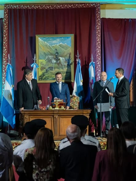 Cristian Olivetti asumió como nuevo Intendente de Esquina junto al Viceintendente Ángel Piciochi