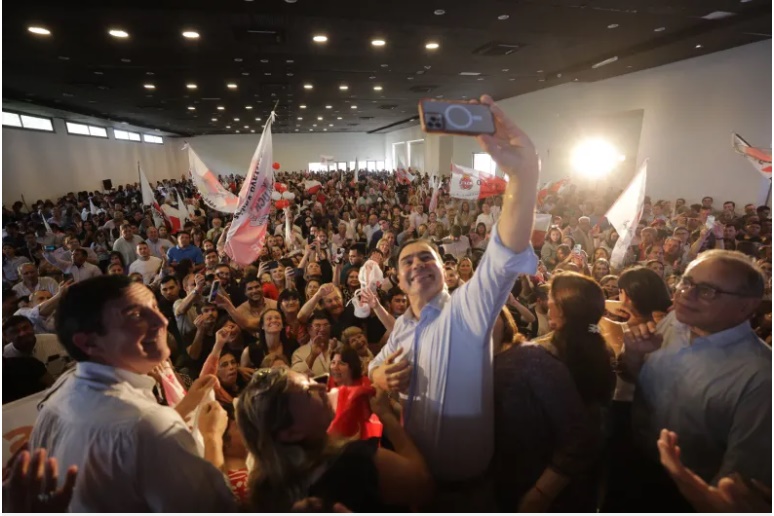 Gustavo Valdés presentó su candidatura para presidente de la UCR en Corrientes