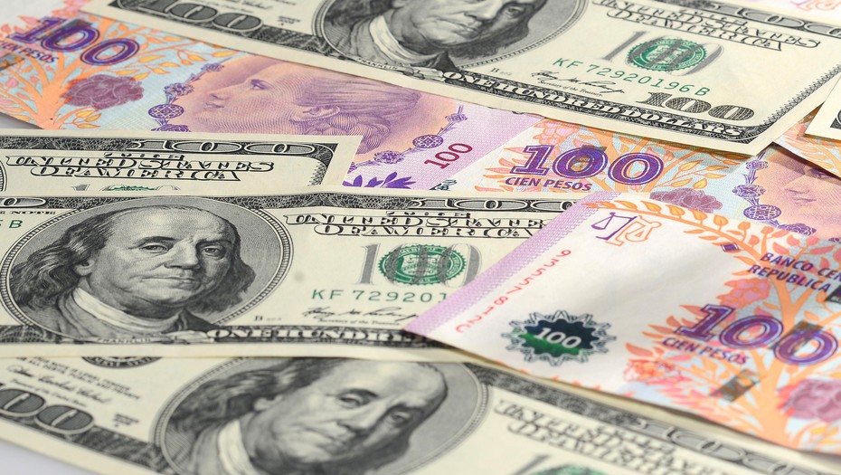 En el debut de la "banda de flotación", el dólar bajó a $40,76