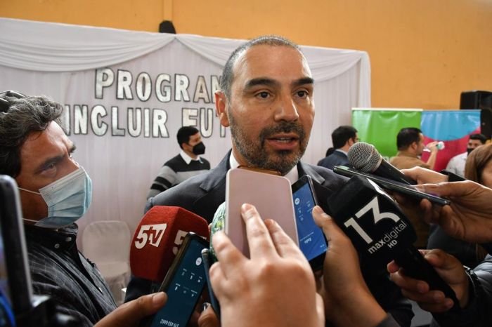 Valdés anunció que habrá aumento salarial para estatales en julio y agosto
