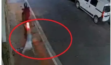 Violento ataque de motochorro a una mujer en pleno centro de Corrientes