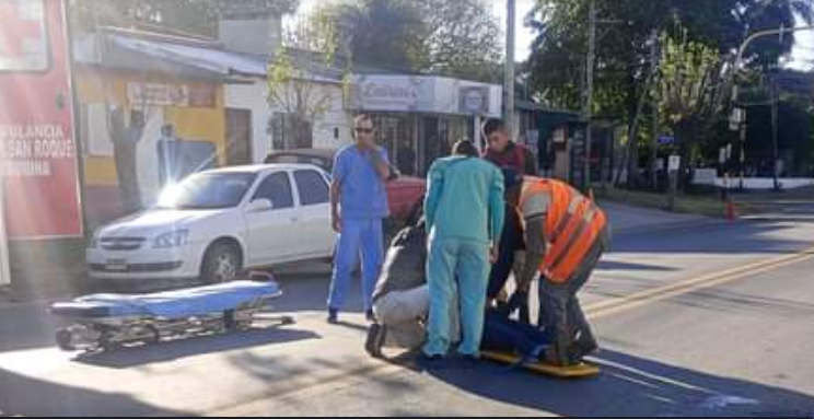Falleció la mujer que chocó en motocicleta contra un auto Av 9 de Julio y Mitre