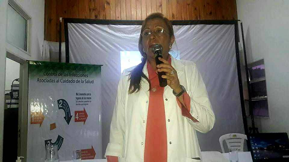 "Hay una intención política de cambiar el paradigma de la salud en Corrientes"