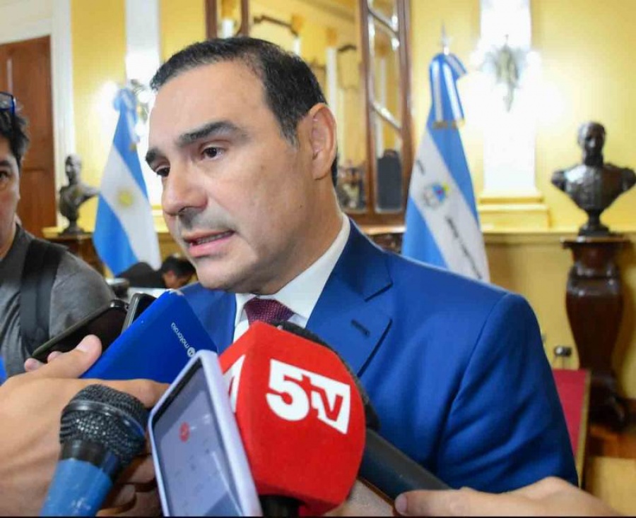 "Que levante el culito de la silla": el pedido de Valdés al ministro del Interior