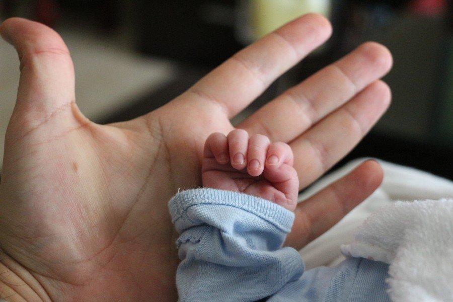 Chaco: un bebé murió ahogado mientras estaba amamantando