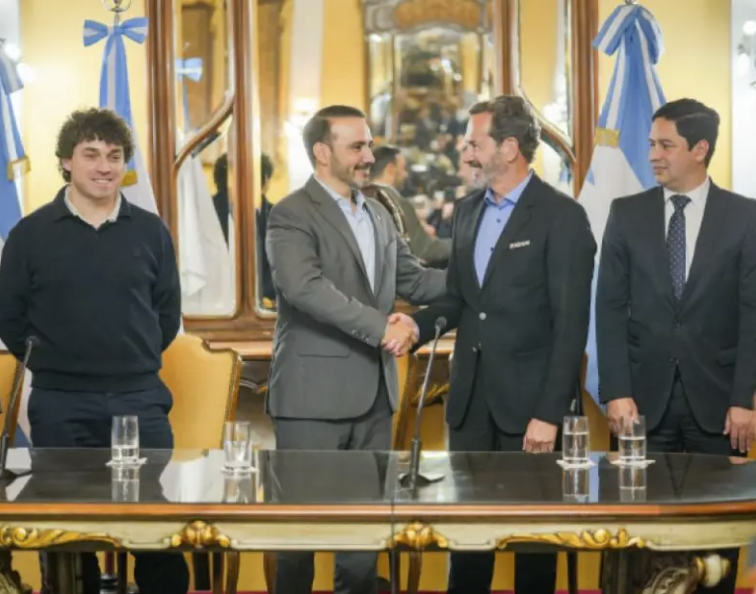 Valdés anunció la instalación de la primera fábrica de CLT del país