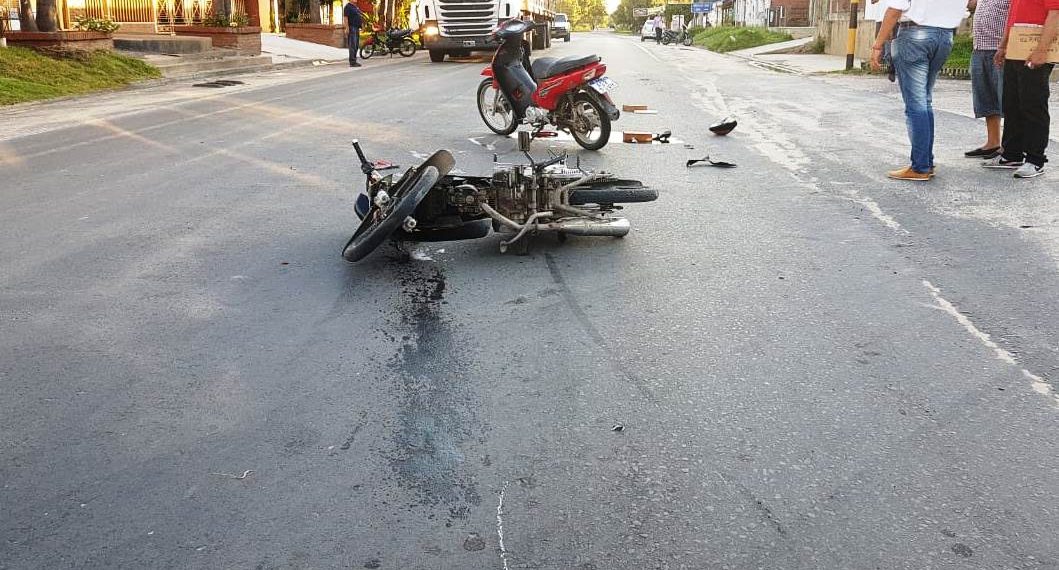 Joven resultó con fractura de cráneo en accidente de dos motos