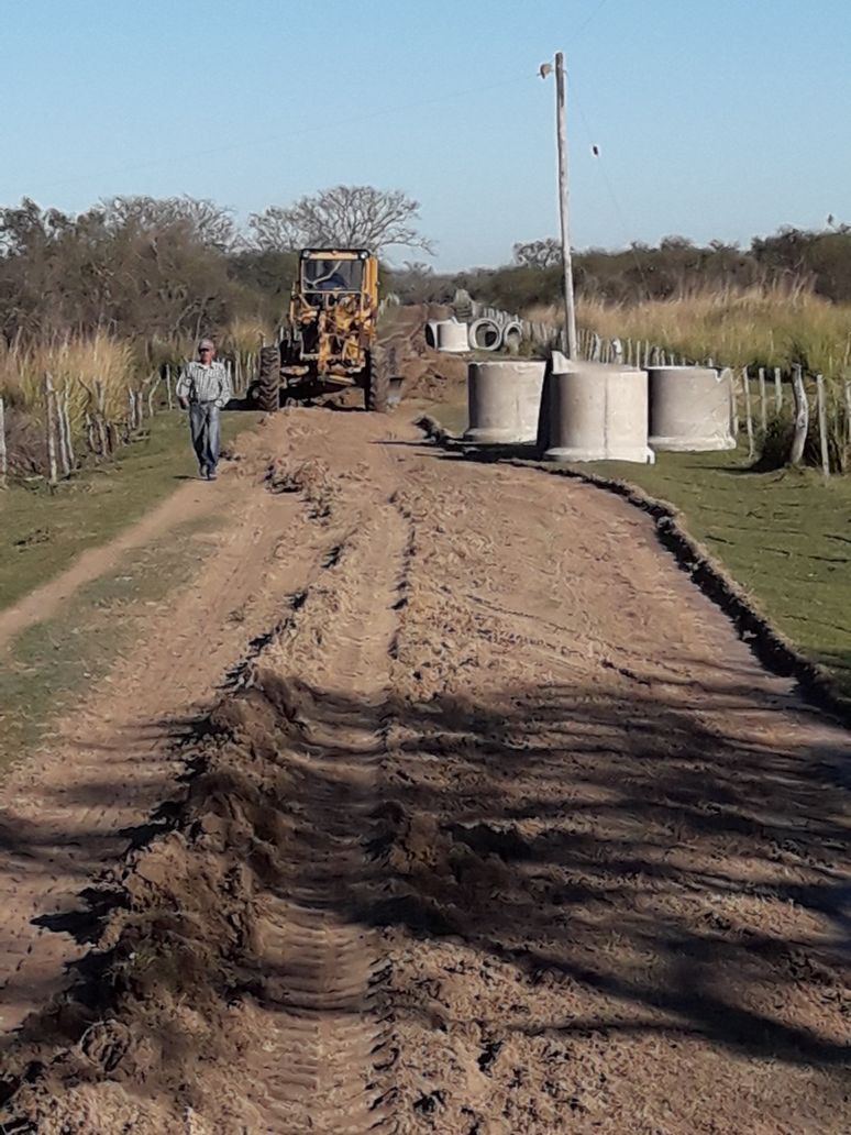 Inician trabajos de mejoramiento en el camino que va de la Ruta 31 hasta el río Corriente