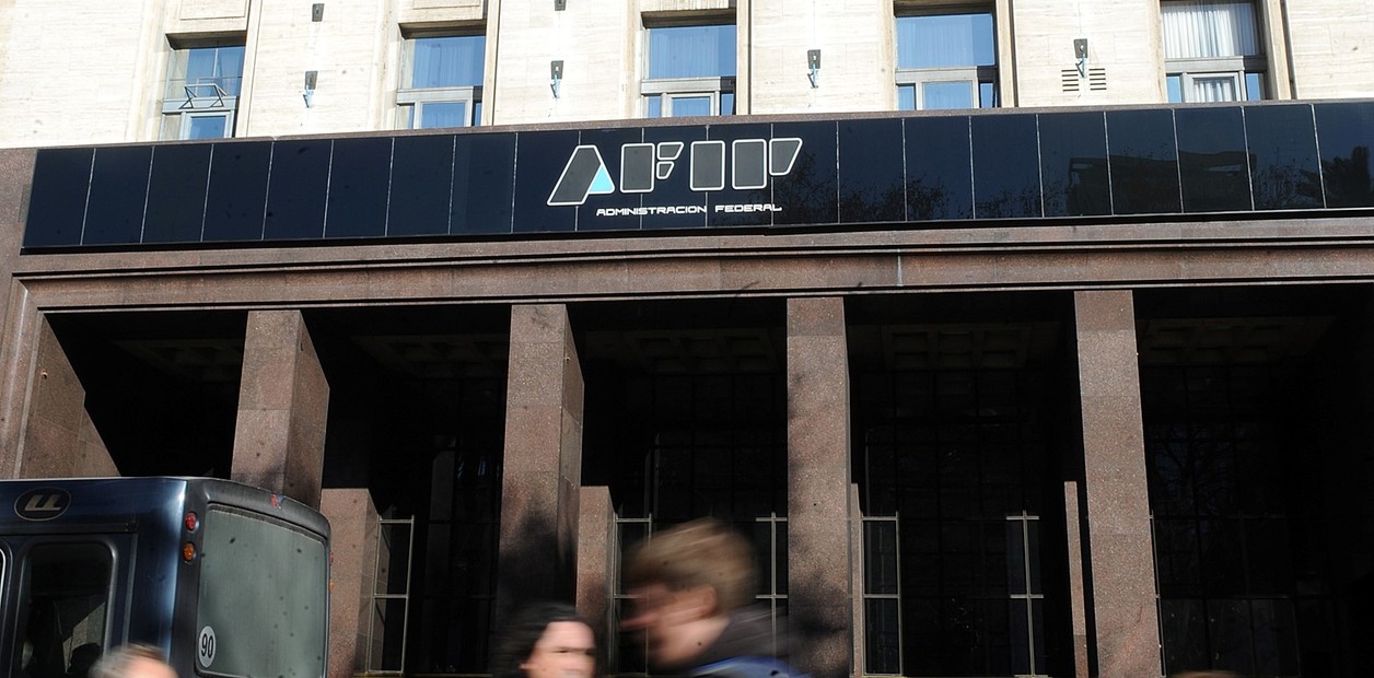 Resoluciones de la AFIP  Sueldos: cambios en cargas sociales y retenciones de Ganancias