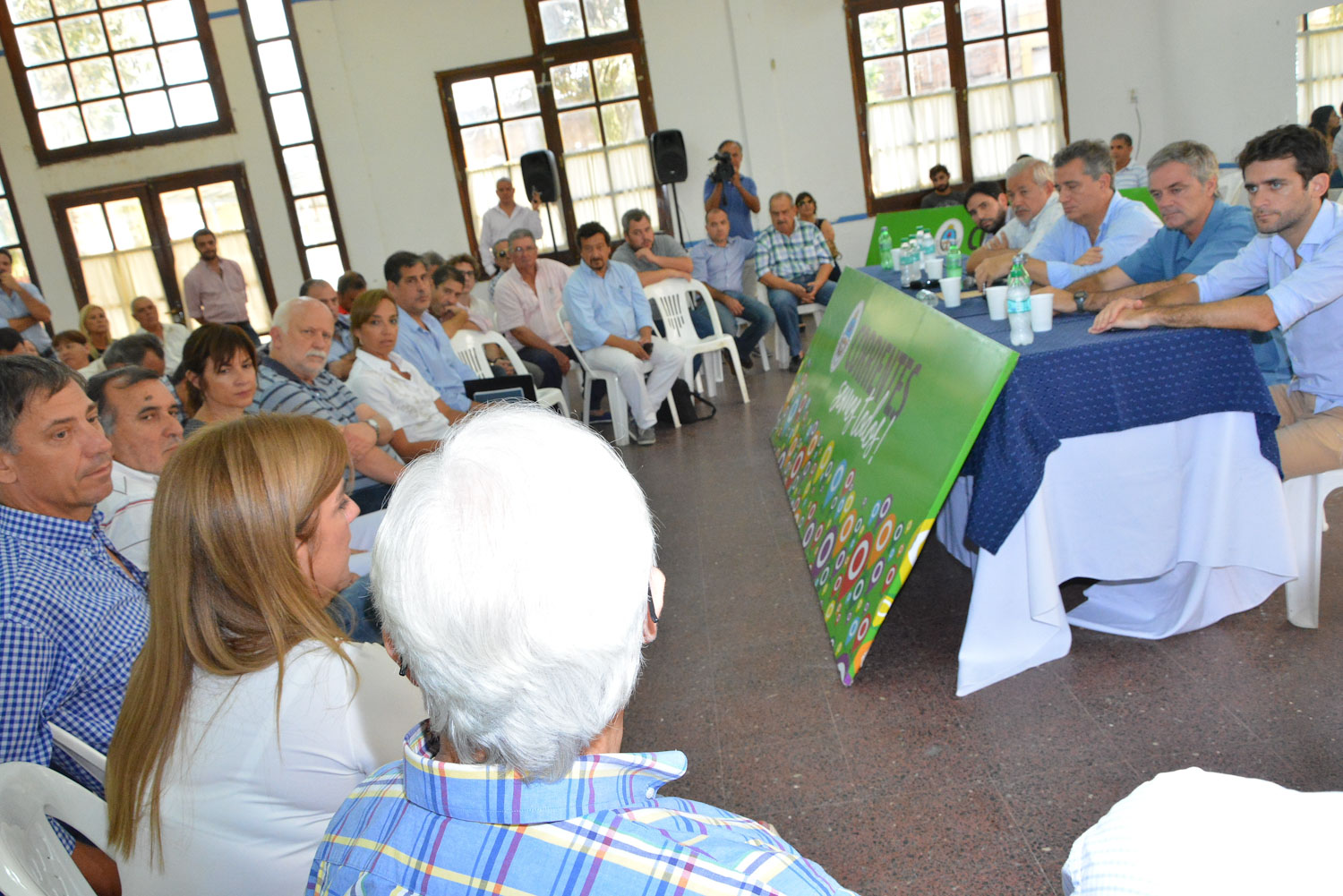 Etchevehere y Vara explicaron a productores los alcances de la emergencia agropecuaria