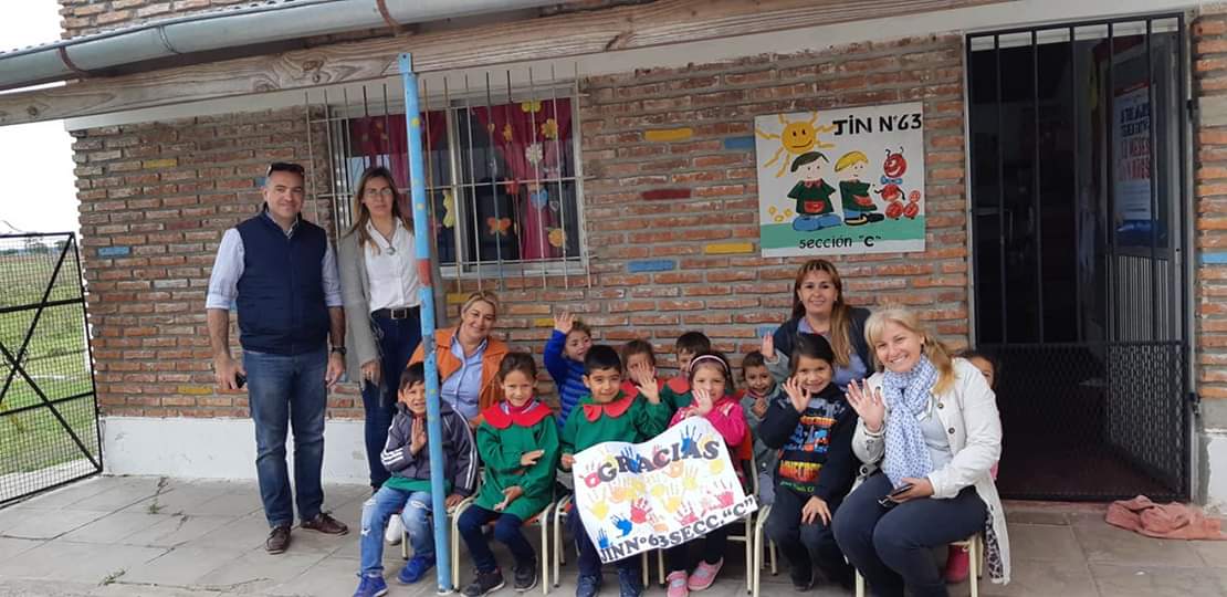 La Unión de Padres del Colegio "Divino Salvador" realizó donaciones al JIN N° 63