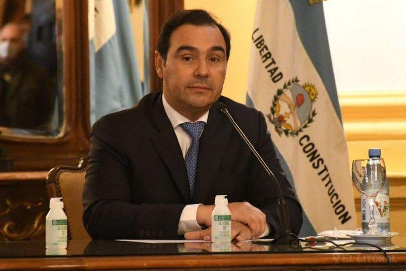Valdés anunció que las medidas sanitarias se extienden por una semana más