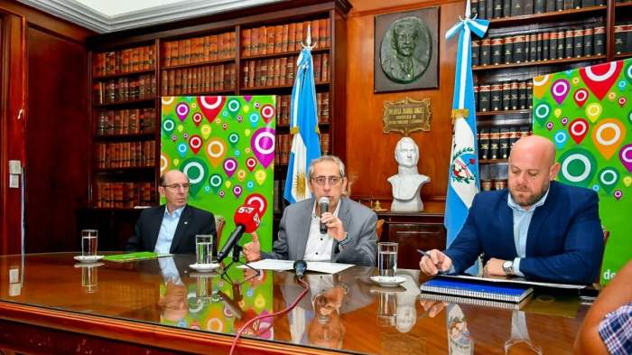 El Gobierno provincial analiza un incremento salarial para estatales