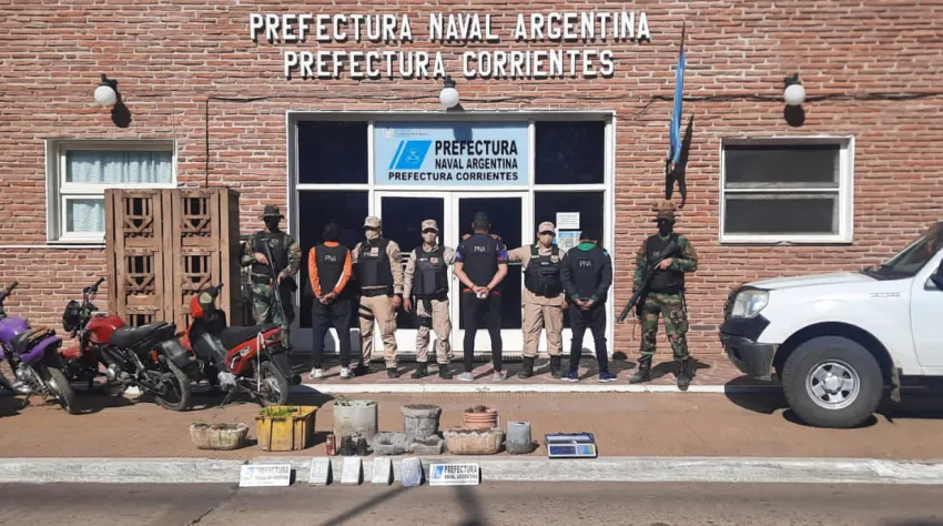 Corrientes: Prefectura allanó siete domicilios y detuvo a cuatro personas