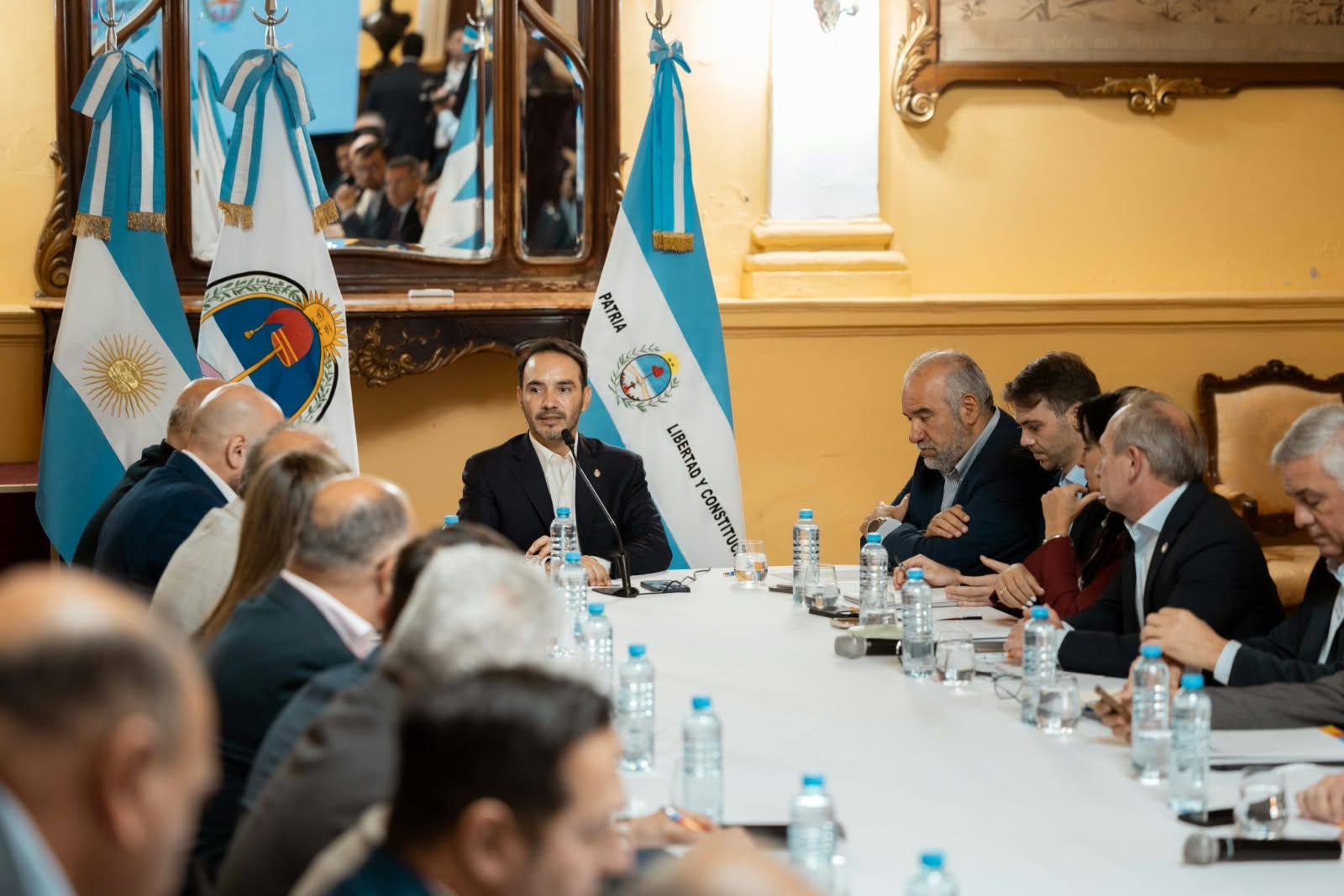 Valdés convocó al COE para coordinar acciones ante la crecida del río