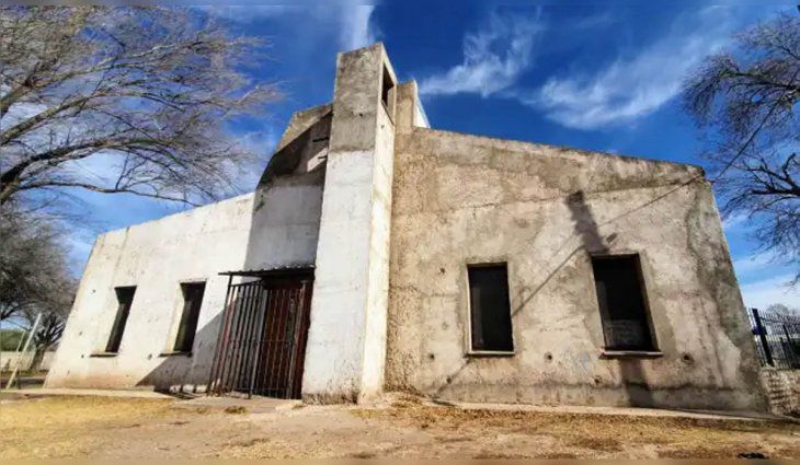 Córdoba: usurparon una Iglesia y pusieron un parripollo