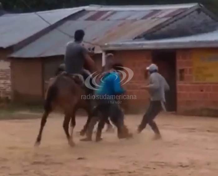 Isla Apipé: 4 hombres se trenzaron a "rebencazos" y golpes de puños