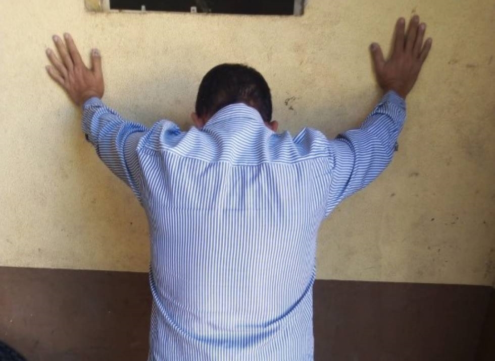 Detienen a un falso inspector municipal: pedía coimas a comerciantes