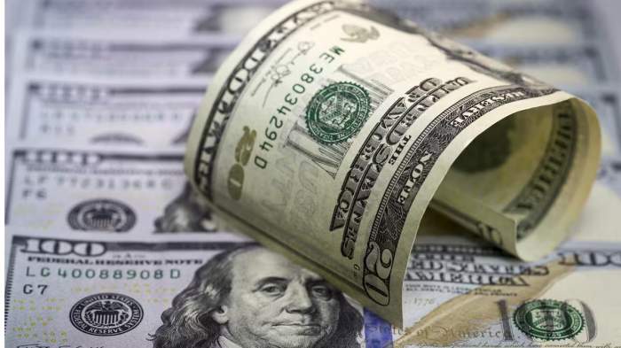 El dólar sube y alcanza el techo de la banda en algunos bancos