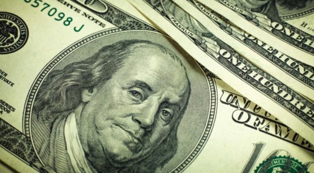 El dólar cerró en $ 36,60 y en la semana cayó $1,24