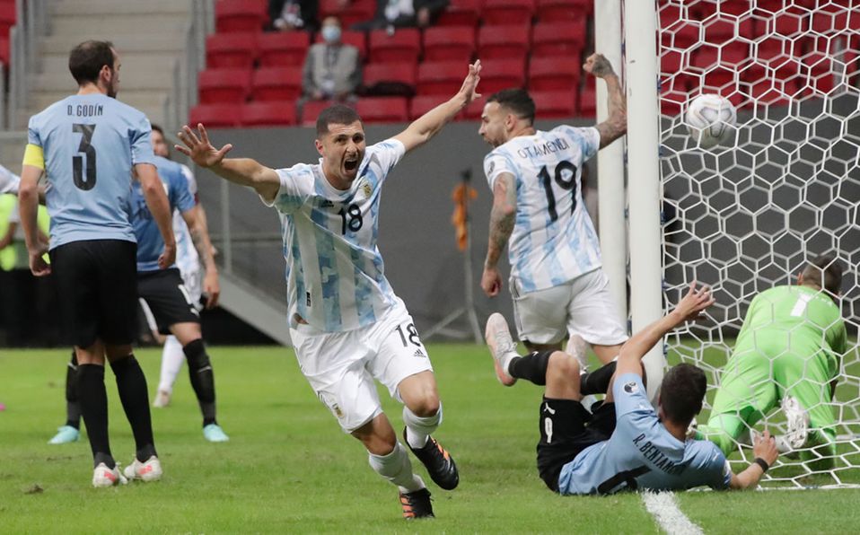Argentina se quedó con el clásico ante Uruguay por la Copa América
