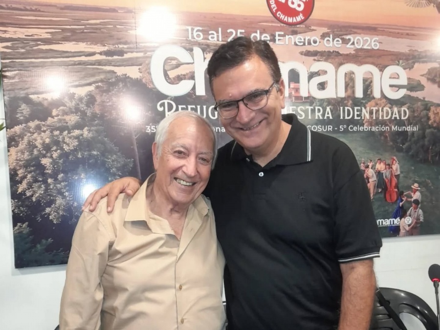 El conductor chamamecero Raúl Báez sufrió el robo de su cámara
