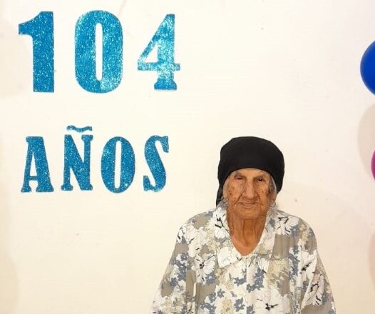 La abuela Leonarda, la más longeva de San Luis del Palmar, cumplió 104 años