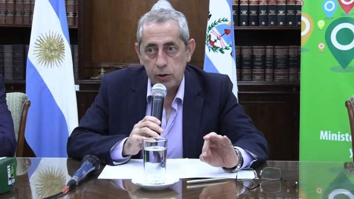 Corrientes anunció un 10% de incremento salarial a estatales