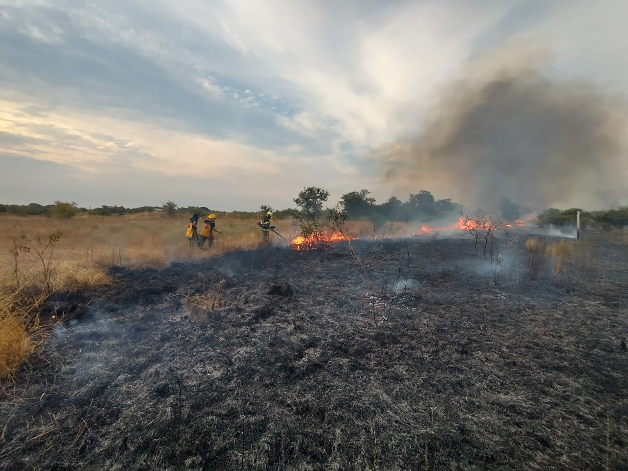 Corrientes: Bombero voluntario en grave estado tras luchar contra los incendios