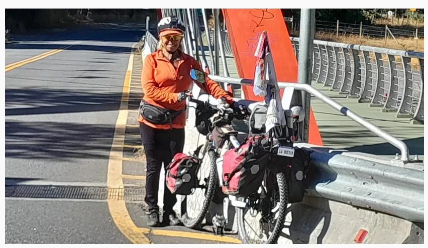 Una ciclista de 73 años intentaba llegar a Chile en bicicleta y fue atropellada en plena travesía