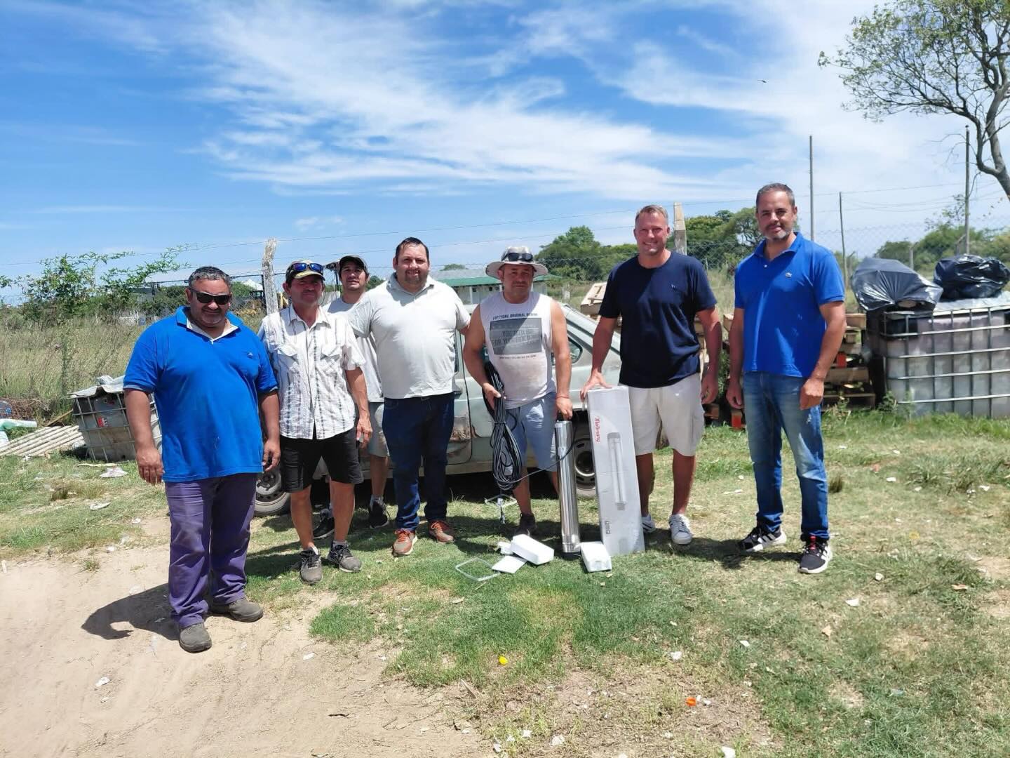 Arnoldo Rohner gestionó la entrega de una bomba de agua para la Cooperativa Recicladora 247