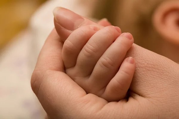 Covid-19: Un bebé de 5 meses está internado en el Hospital Pediátrico