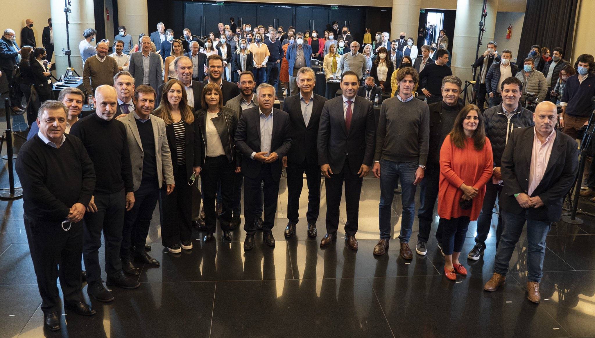Valdés se reunirá con referentes de Juntos por el Cambio