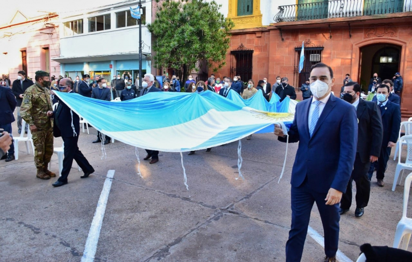 Valdés presidió el acto por el 189° aniversario de Mercedes