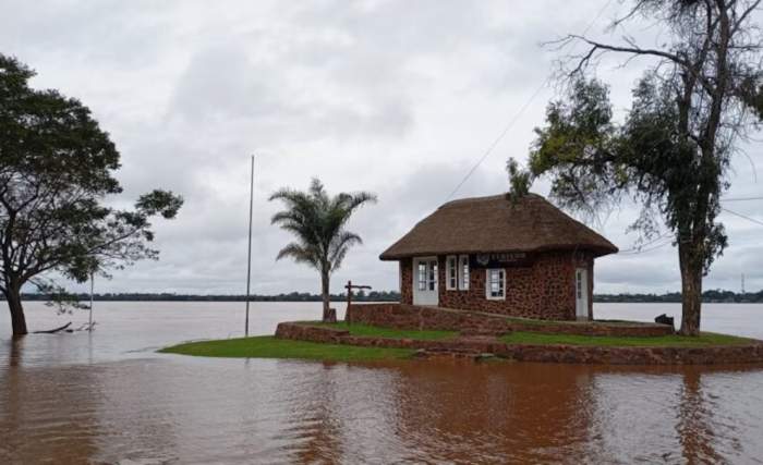 Continúa el alerta por la crecida del río Uruguay en Corrientes