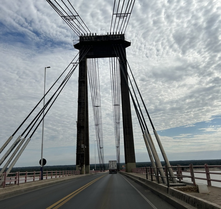 Capitanich prometió reactivar la obra del segundo puente