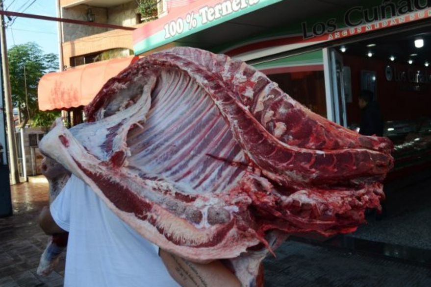 Adiós a la media res: solo se podrá vender trozos de carne de no más de 32 kilos