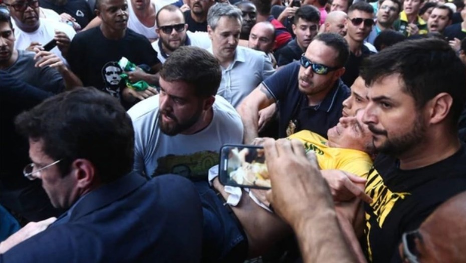 Apuñalaron al candidato presidencial de Brasil, Jair Bolsonaro