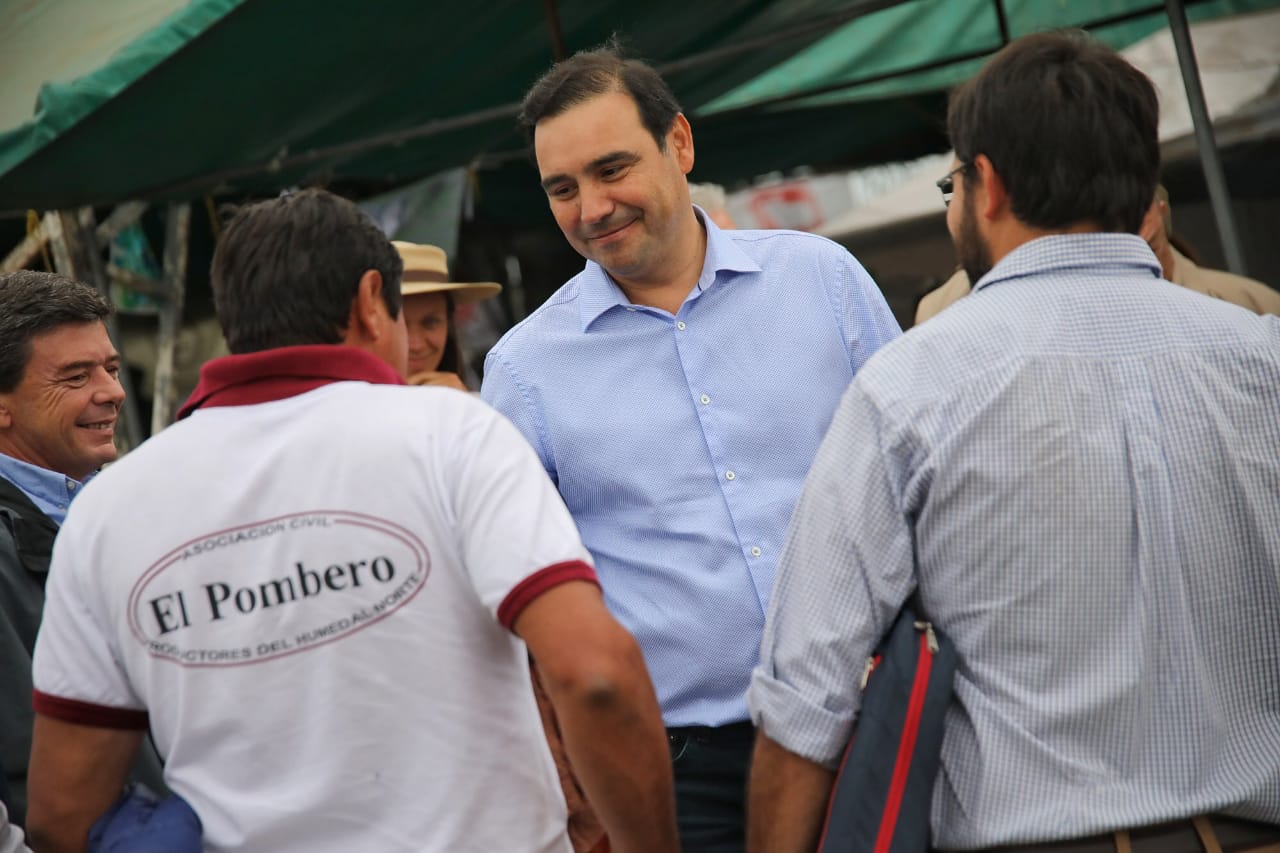 Valdés expresó apoyo a pequeños productores en remate ganadero de Ituzaingó   